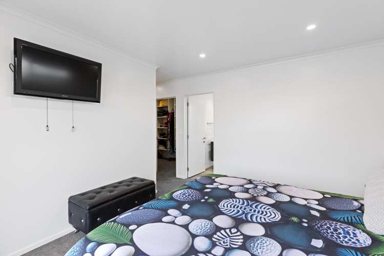 180 Faringdon Boulevard Rolleston_14