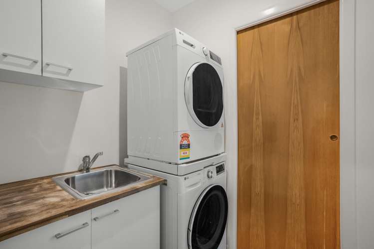 8 Harlow Grove Wainuiomata_9