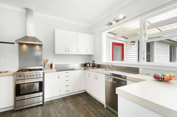 22 Ngatitoa Street Tawa_10