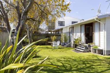 1 and 2/8 Charles Crescent_3