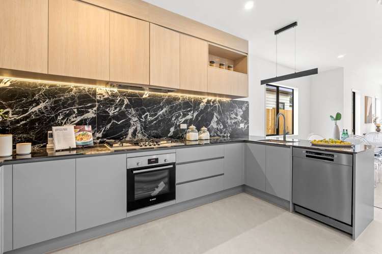 32 Furlough Road Opaheke_4