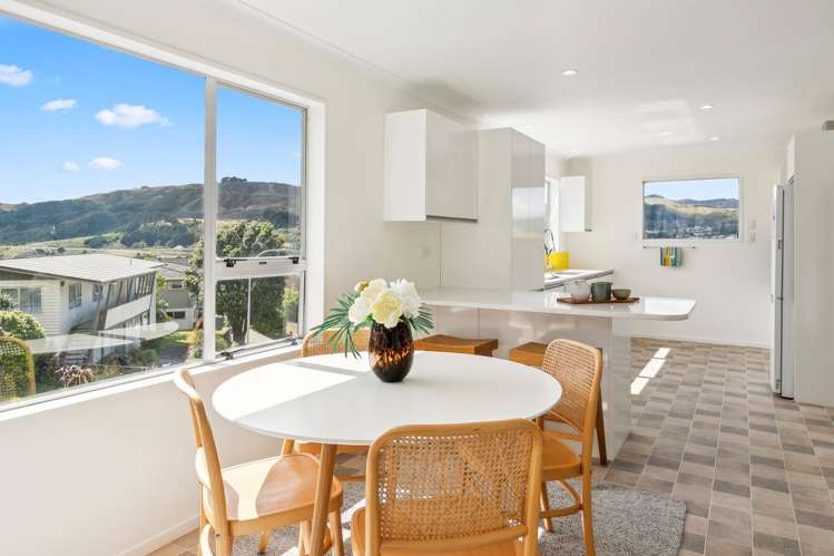 27 Turriff Crescent Tawa_4