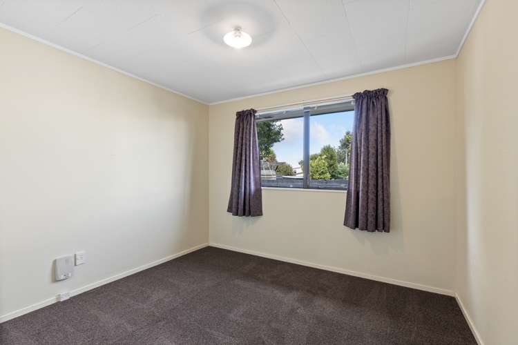 2/27 Vickerys Road Wigram_5