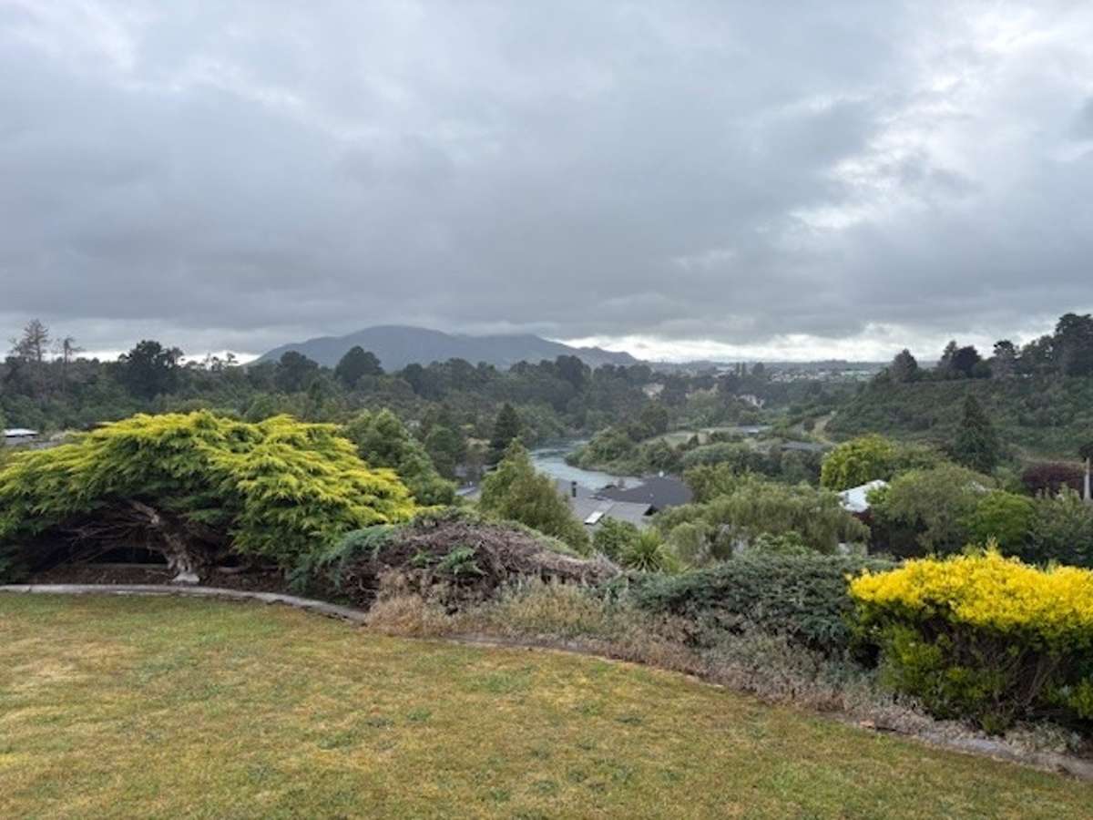Fantastic Location, Fantastic Home 3