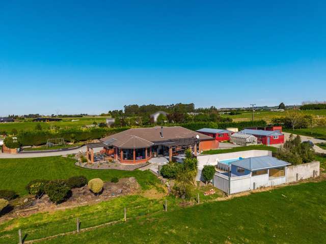 Lifestyle Living on Sought After Hadlow Road - 2ha