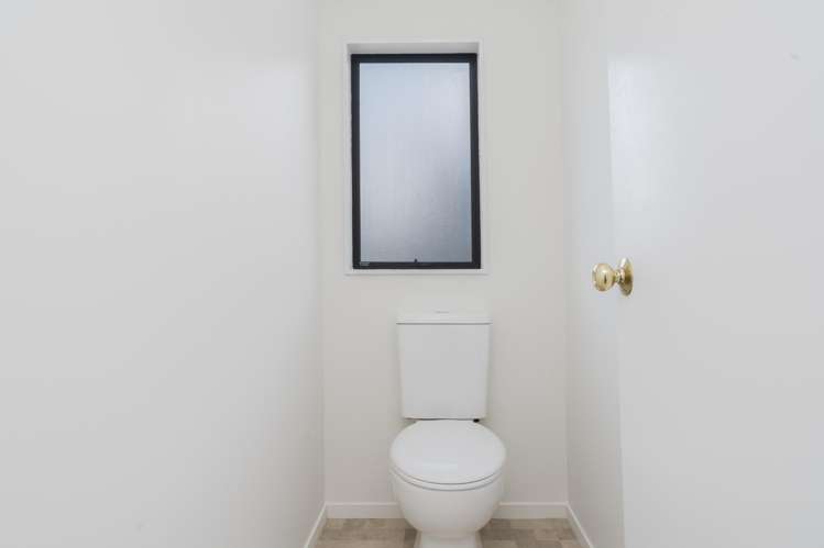 4229 Great North Road Glendene_29