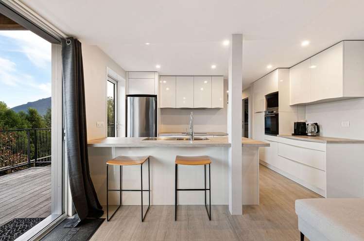 88 Hensman Road Queenstown_19