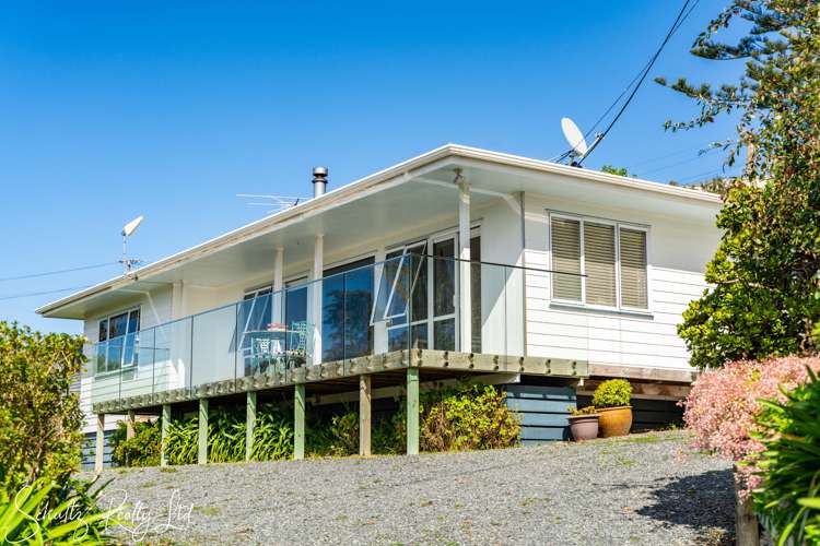 2 Cliff Street Paparoa_2
