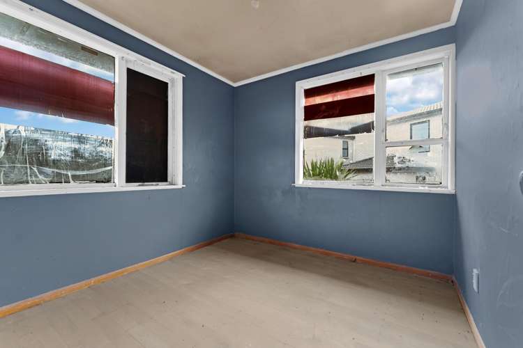 12 Ozich Avenue Te Atatu South_9