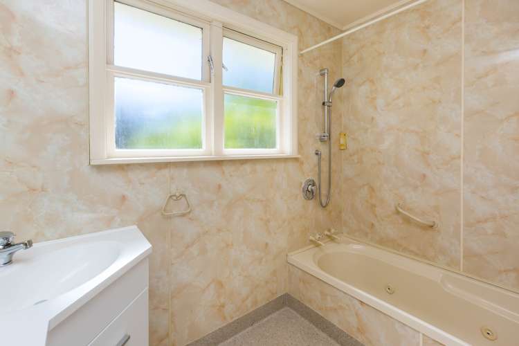 62 Hillside Drive Maoribank_13