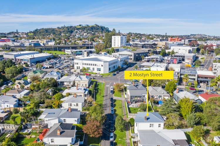 2 Mostyn Street Kingsland_15