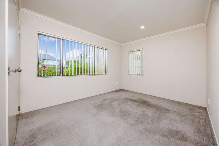 7 Mazuran Place Flat Bush_16