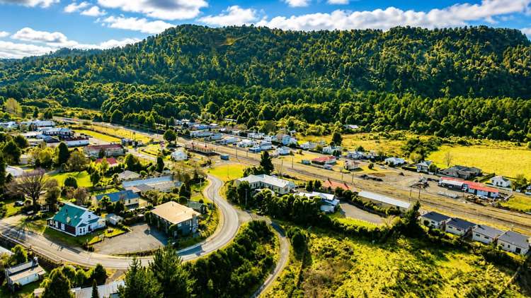62A Thames Street Ohakune_40