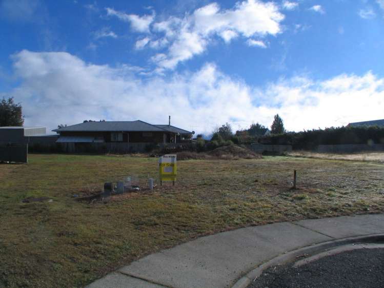 30 Motu-Au Close Manapouri_1