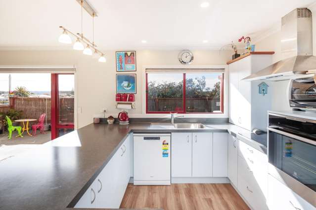 12 Robbie Street Foxton Beach_2