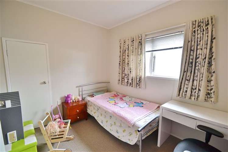 44 Fruitvale Road New Lynn_11