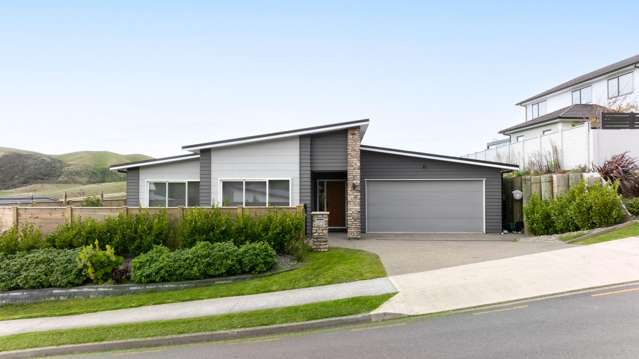 Four Bedroom Single Level Home In Churton Park
