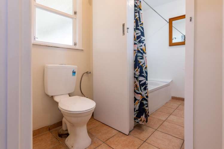 82 Guy Street Dannevirke_15