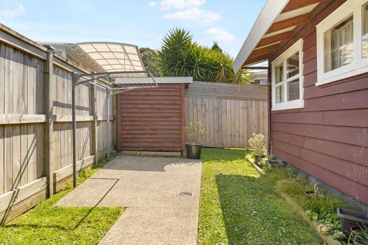 52B Tirimoana Road Te Atatu South_29