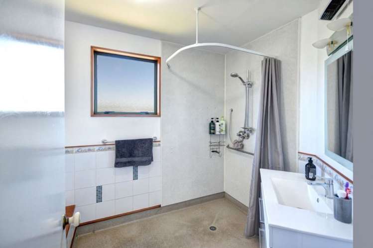 7 Thomson Street Green Island_7