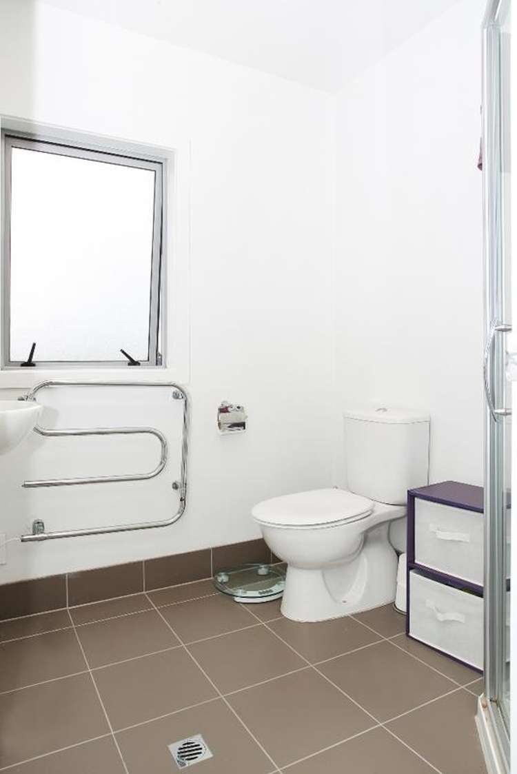 E18/71 Spencer Road Oteha_5