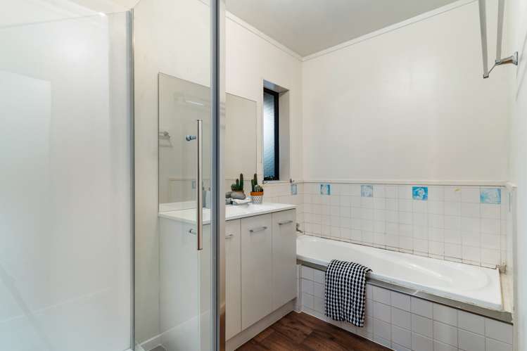 2/9 Varlene Terrace Forrest Hill_14