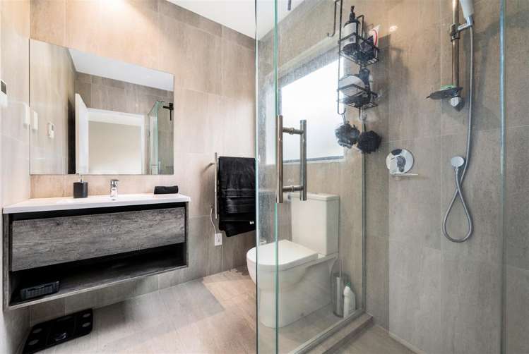 112 Parkview Drive Gulf Harbour_12