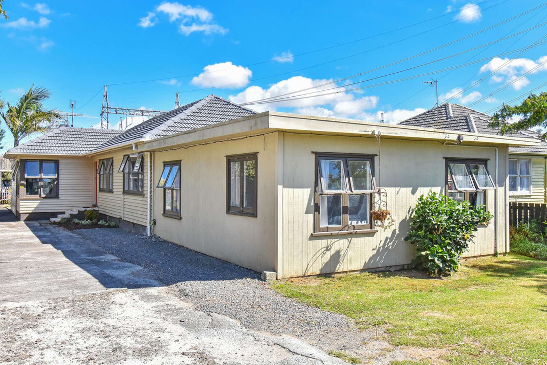 315 Massey Road Mangere East_0