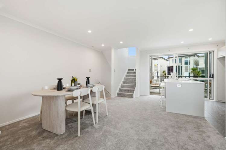 5 Panakenake Way Flat Bush_14