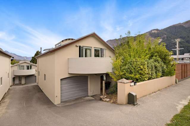 Prime Hallenstein street investment!