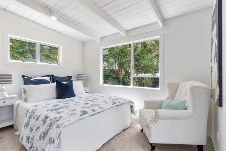 13 Dunraven Place Torbay_11