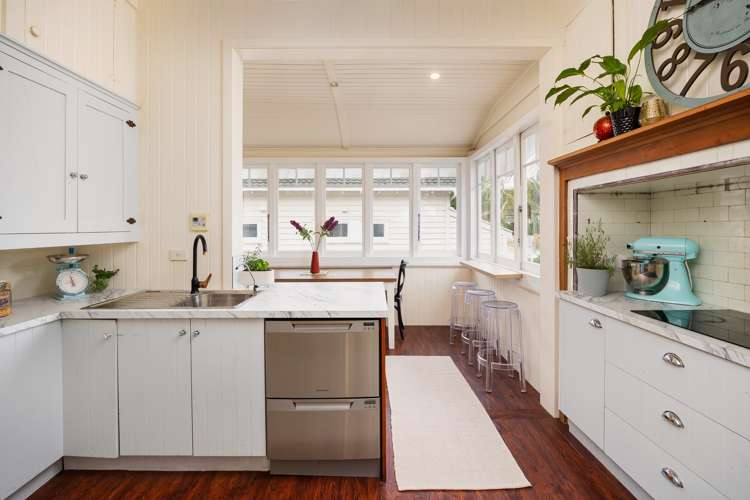 4 Summit Drive Mount Albert_10