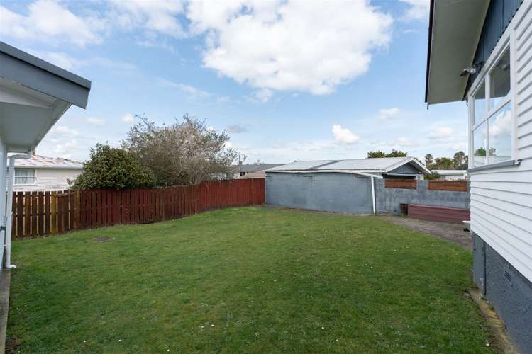 9 Rosalind Street Deanwell_25