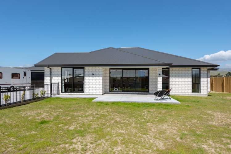 11 Harvard Road Burleigh_18