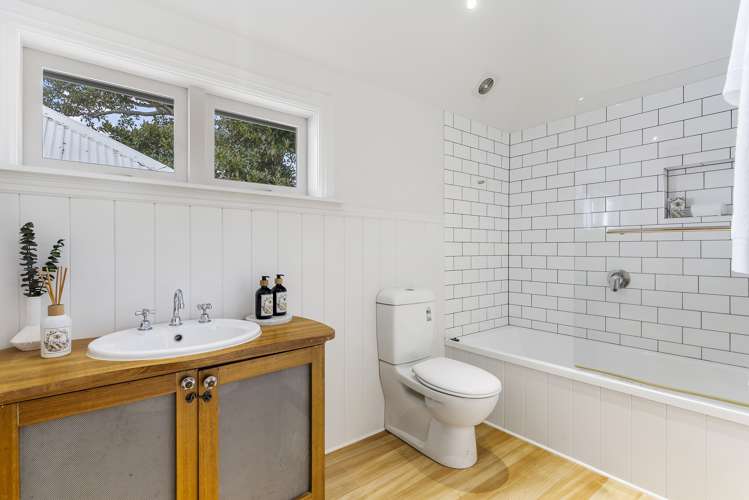 15 Percival Parade Saint Marys Bay_16