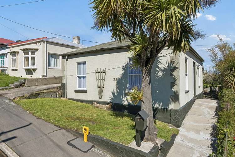 38 Blacks Road_0
