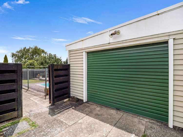 30 Garden Heights Ave Glenview_27