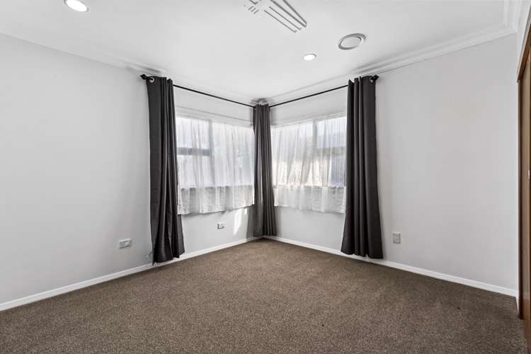 84 Glover Road Hawera_15