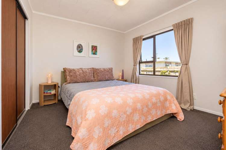 2/2 Ypres Street Greenmeadows_5