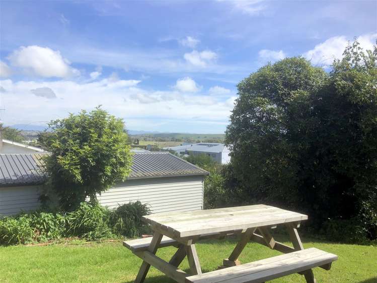 5 Kitchener Street Waipukurau and Surrounds_14