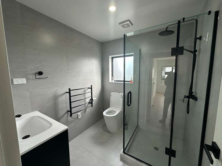 43B Mirrabooka Avenue Botany Downs_11