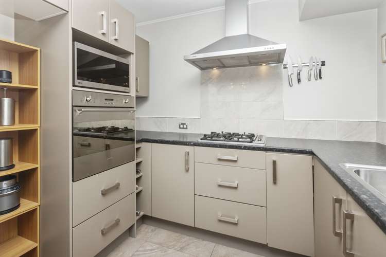 1/108 Bradbury Road Botany Downs_6