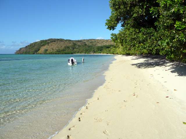 :  O'ne Beach, Nananu I ra Island