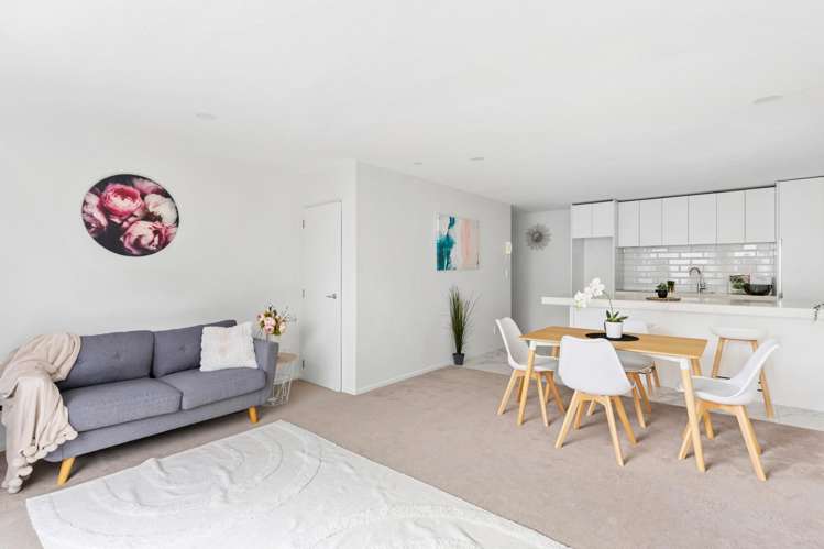 37/99 Mays Road_5