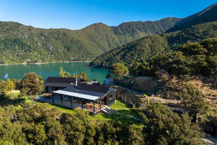 448 Tamuakawawe Bay Marlborough Sounds_10
