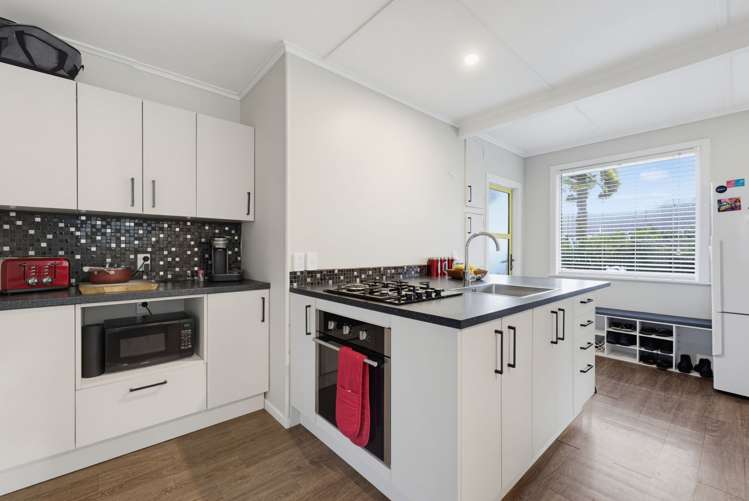25 Riverbank Road Okoia_2