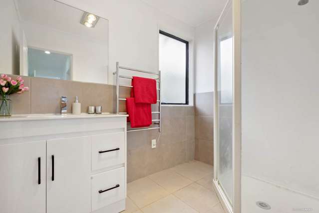 2 Penion Drive Flat Bush_4