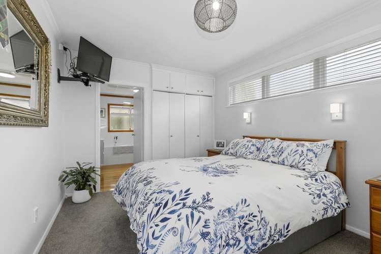 17 Burden Avenue Wainuiomata_10