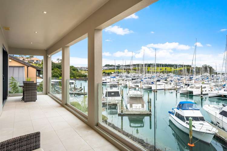 36 Rue Damarres Gulf Harbour_18