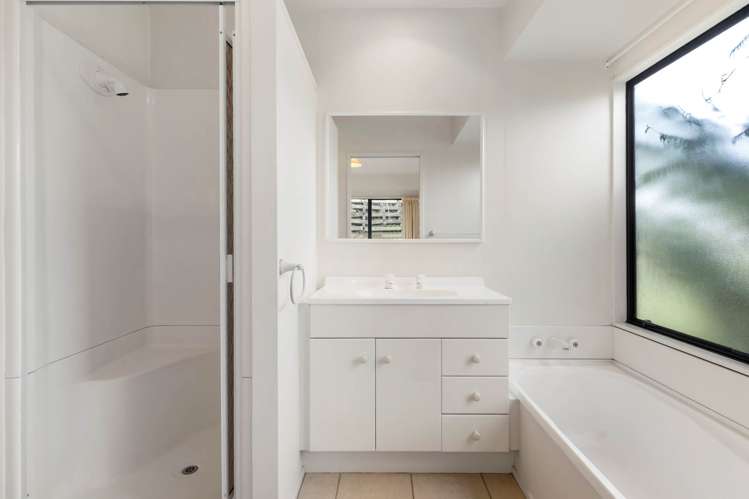 1/9 Relko Crescent Torbay_13